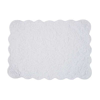 C&F Home Christiana White Reversible Machine Washable Scallop Quilt Placemats Set Of 6 4 C&F Home Christiana White Reversible Machine Washable Scallop Quilt Placemats Set Of 6 - Image 2