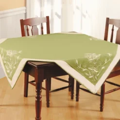 C&F Home Natural Instincts Table Topper